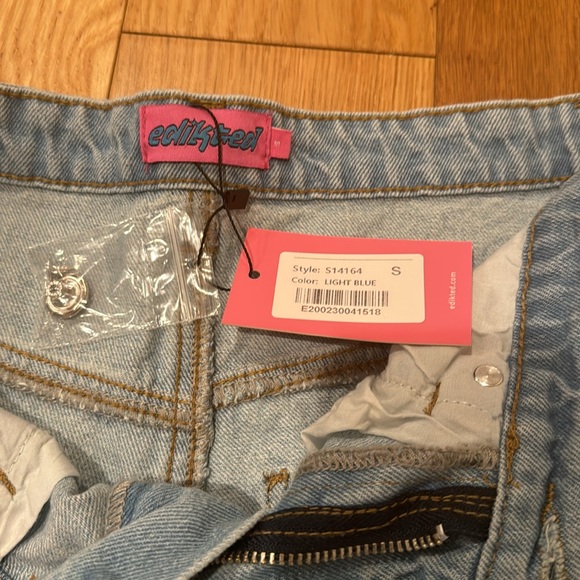 NWT Edikted Jean Shorts - Picture 2 of 3